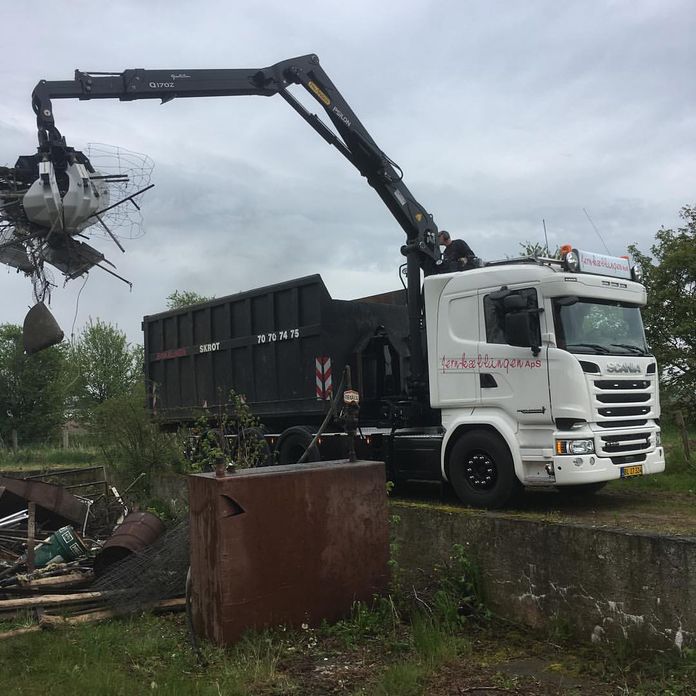 Jernkællingen er autoriseret skrothandler