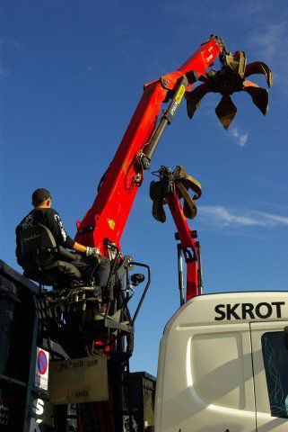 Jernkællingen er autoriseret skrothandler